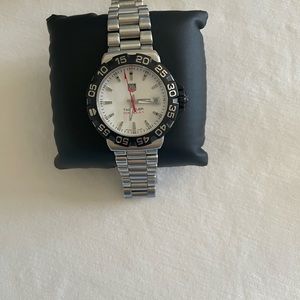 Pre-owned Tag Heuer Men’s FORMULA 1 stainless steel watch.